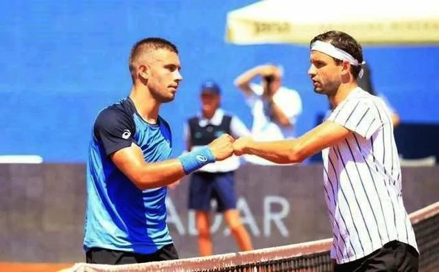 但斯皮思与 但斯皮思与